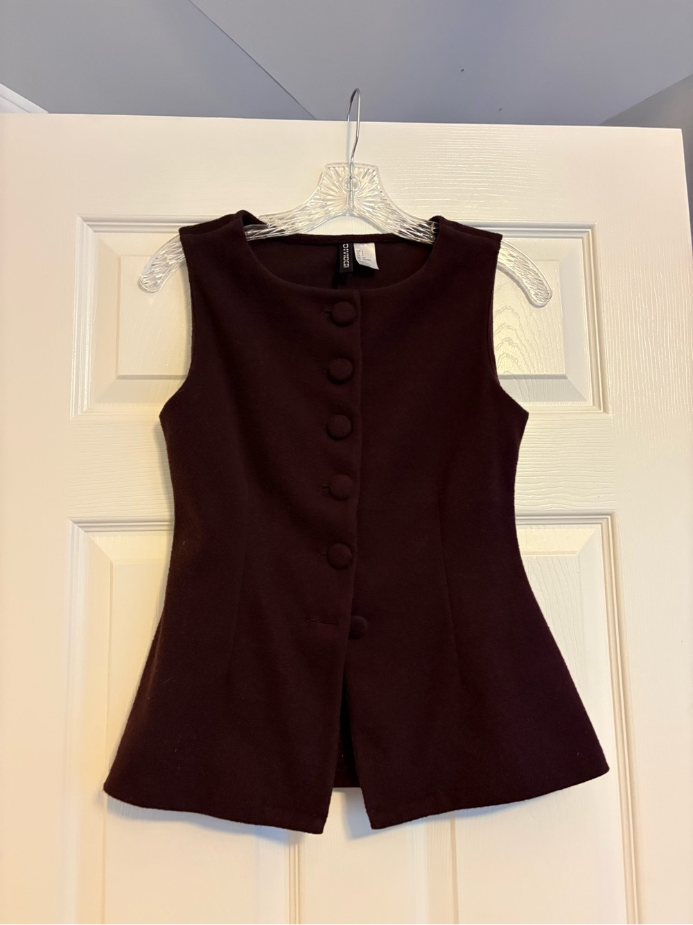 DIVIDED Sleeveless Button Front Peplum Top in Deep Plum